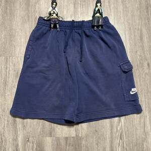 Nike Navy Fleece Cargo Shorts, Men's Size Medium - Like New